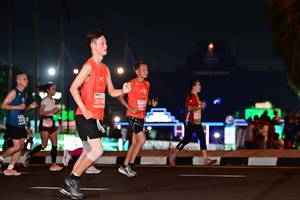 BIB: 2078, 267
                            <button type="button" onclick="openModal(15095352)" class="btn btn-primary btn-sm float-right btn-popup" data-toggle="modal" data-target=".modal-high-quality">
                        <i class="fas fa-shopping-cart"></i> Add to Cart
                    </button>
                                            <button type="button" onclick="isThisMe(15095352, true)" class="btn btn-success btn-sm float-right btn-popup btn-isme hidden" data-toggle="tooltip" data-placement="bottom" title="นี่คือรูปของคุณใช่ไหม คลิกที่นี่เพื่อเอาเข้าอัลบั้ม">
                        <i class="fas fa-plus"></i> Add to album
                    </button>
                    <button type="button" onclick="isThisMe(15095352, false)" class="btn btn-warning btn-sm float-right btn-popup btn-isnotme hidden">
                        <i class="fas fa-ban"></i> Remove from album
                    </button>